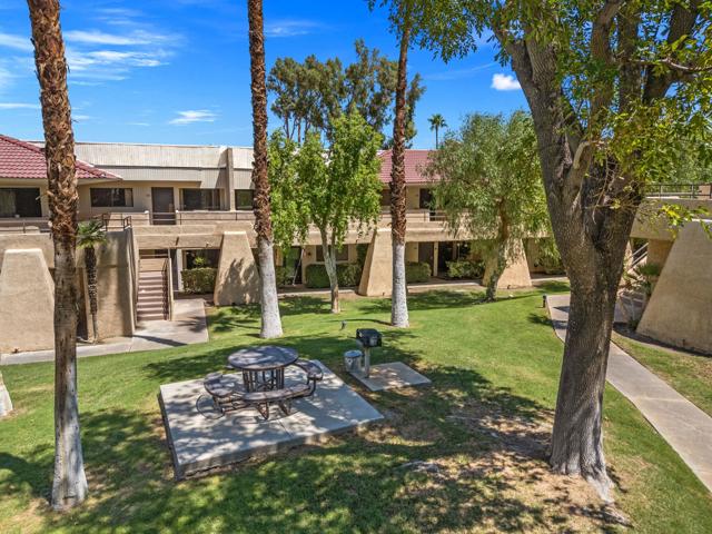 675 N Los Felices W Circle, Palm Springs CA: https://media.crmls.org/mediaz/3aaba5b0-6f7f-499e-b2ef-09c805658528.jpg