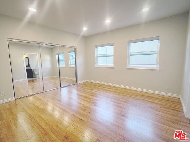 14271 Dickens Street, Sherman Oaks CA: https://media.crmls.org/mediaz/3aabcb4f-2986-47ef-80c5-86225215896a.jpg