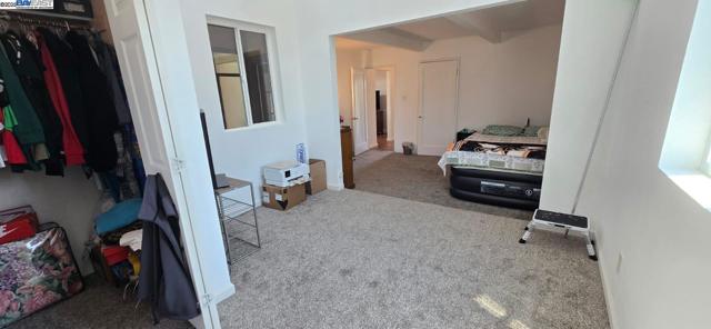 609 Banks Dr, Richmond CA: https://media.crmls.org/mediaz/3aabf677-3864-4856-b47b-2efcf74157b2.jpg