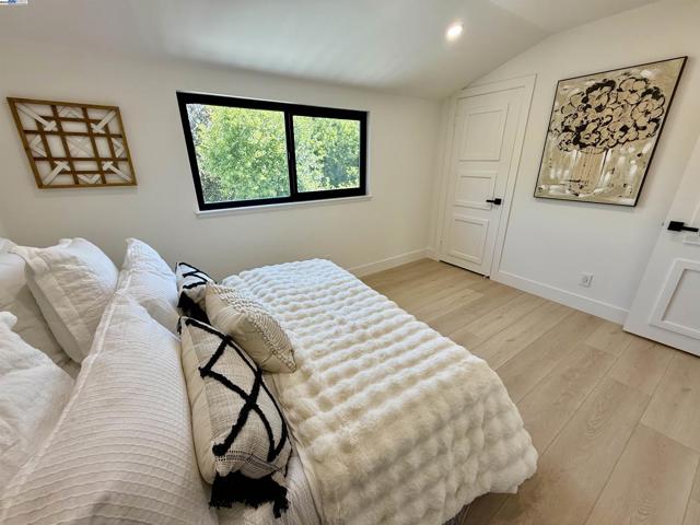 1926 Paseo Del Cajon, Pleasanton CA: https://media.crmls.org/mediaz/3aacc267-a6f7-4ca8-82e2-e6e7ecb2a1ff.jpg