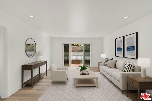 530 Evergreen Street, Inglewood CA: https://media.crmls.org/mediaz/3aad0032-3991-4a76-99fa-54af42070f6d.jpg