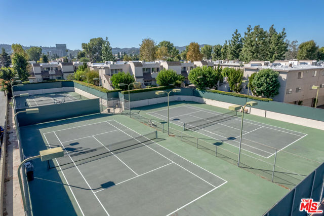 15167 Magnolia Boulevard, E photo 27