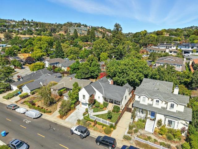 1968 Arroyo Avenue, San Carlos CA: https://media.crmls.org/mediaz/3aad9968-80f6-47e6-bf14-f26ae9bc1f0e.jpg