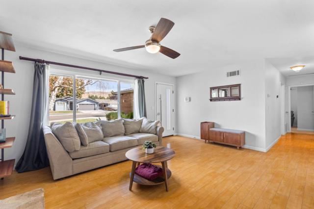 50 Cheltenham Way, San Jose CA: https://media.crmls.org/mediaz/3aadacbc-53f1-4c56-9c70-4304a138a5ac.jpg