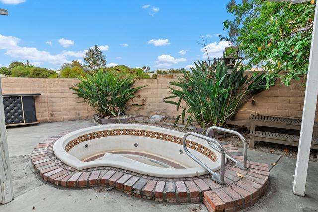 10497 Moorpark St, Spring Valley CA: https://media.crmls.org/mediaz/3aae39bc-b92b-4f87-acd5-96266bbd9337.jpg