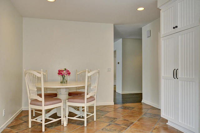 Detail Gallery Image 14 of 26 For 1502 Briarglen Ave, Westlake Village,  CA 91361 - 3 Beds | 2 Baths