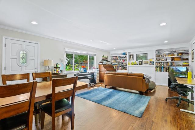810 Cambridge Avenue, Menlo Park CA: https://media.crmls.org/mediaz/3aaf34be-a88f-4853-9714-24da6087ec2b.jpg