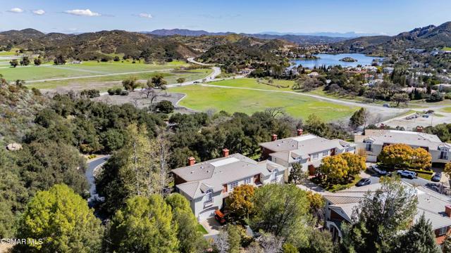 2306 Heatherbank Court, Thousand Oaks CA: https://media.crmls.org/mediaz/3ab08ad9-29b0-455e-bc0b-cb1bd9d8b036.jpg