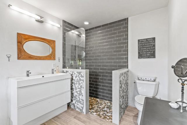 0 2SW Forest Avenue, Carmel CA: https://media.crmls.org/mediaz/3ab1e86b-9c4e-4123-a547-4daa5bddc157.jpg