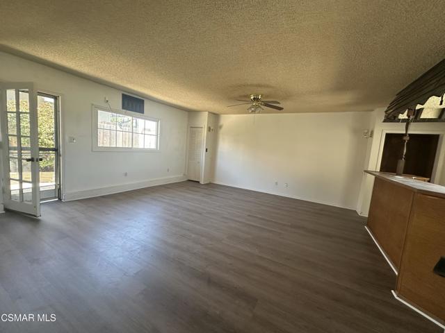 3045 Galena Avenue, Simi Valley CA: https://media.crmls.org/mediaz/3ab33900-81c0-4236-afce-9f11ee7925f1.jpg