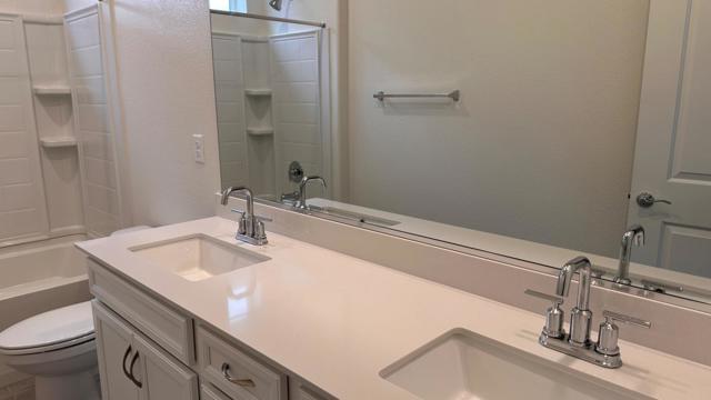 2817 Earthened Walk, Sacramento CA: https://media.crmls.org/mediaz/3ab39236-4fc3-4ce5-a7e5-67d1ce0512d1.jpg