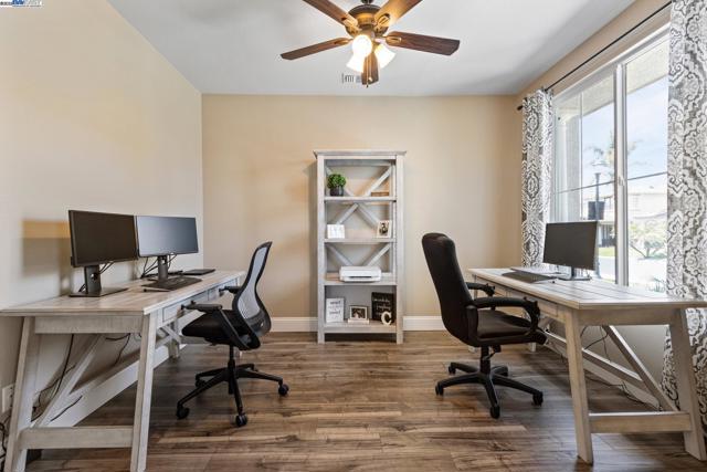 6454 Green Castle Cir, Discovery Bay CA: https://media.crmls.org/mediaz/3ab406b7-15ae-4a84-8bc7-dec35fd97b83.jpg