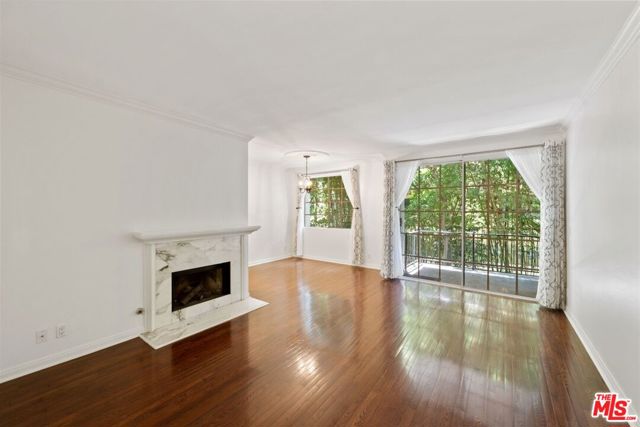 1375 Kelton Avenue, Los Angeles CA: https://media.crmls.org/mediaz/3ab43650-68a4-47f9-919a-560246d09762.jpg