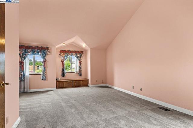 4095 Robin Ln, Castro Valley CA: https://media.crmls.org/mediaz/3ab489cb-a4ee-45c1-9e1a-4b439de22697.jpg