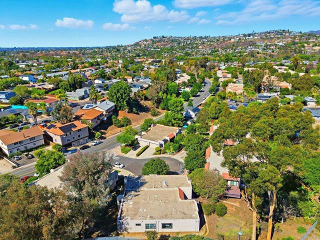 6615 Reservoir Court, San Diego CA: https://media.crmls.org/mediaz/3ab4cb13-c92c-4721-ad4a-e06e4ae8833f.jpg