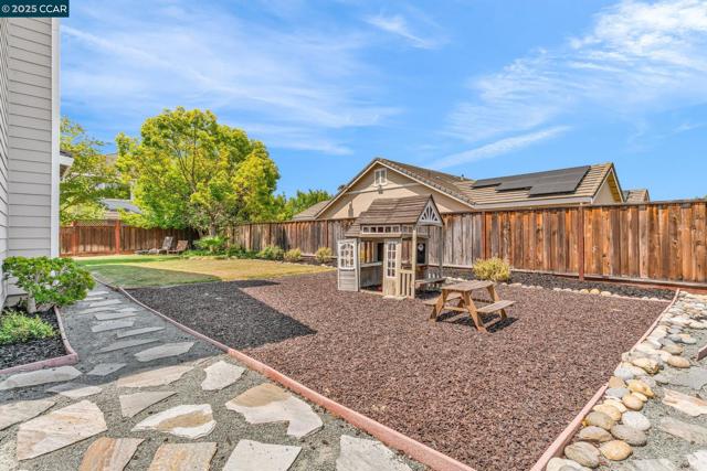 1731 Palmer Dr, Concord CA: https://media.crmls.org/mediaz/3ab4d2a6-be5a-489c-b784-0a19ad3bd762.jpg