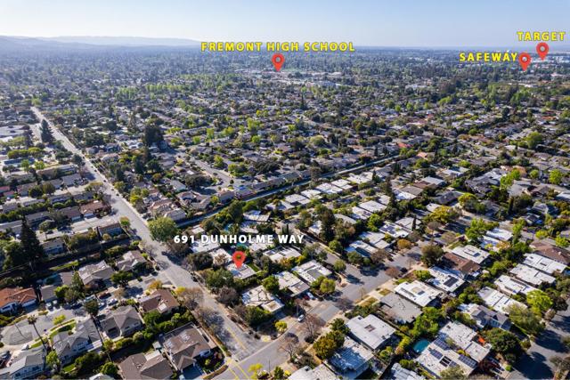 691 Dunholme Way, Sunnyvale CA: https://media.crmls.org/mediaz/3ab55ead-9d6d-4bdd-8e51-70e1bf9d9bcf.jpg