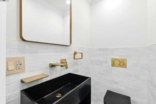5701 Lewis Way, Concord CA: https://media.crmls.org/mediaz/3ab5a8f0-a8dc-4cf0-8127-2404d4aa76b5.jpg
