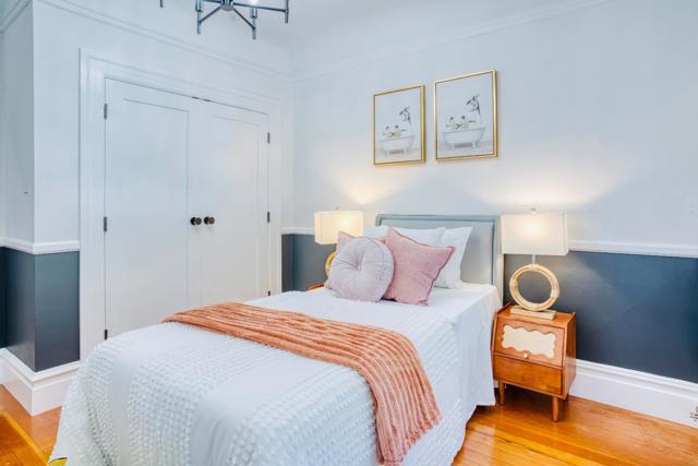 256 Presidio Avenue, San Francisco CA: https://media.crmls.org/mediaz/3ab82c9e-b27a-46eb-92a2-1102991fef19.jpg