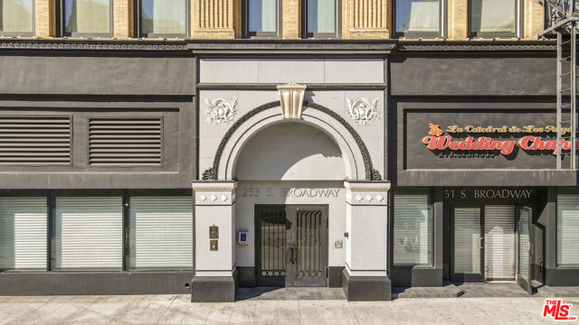 253 S Broadway, Los Angeles CA: https://media.crmls.org/mediaz/3ab8f5a4-bdb4-442b-98f3-b2b109abd7e5.jpg