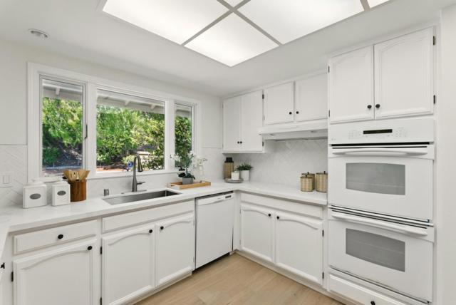 2816 Benson Way, Belmont CA: https://media.crmls.org/mediaz/3ab9baeb-7b66-4a06-b58e-5297e90910f6.jpg