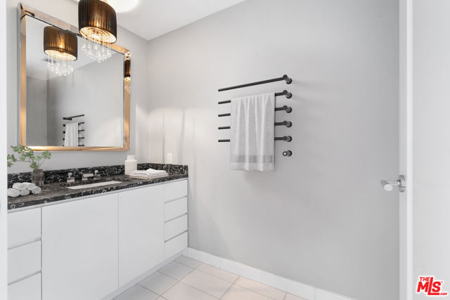 900 W Olympic Boulevard, Los Angeles CA: https://media.crmls.org/mediaz/3ab9ea95-9c5e-4574-991a-8d76a23ae81a.jpg
