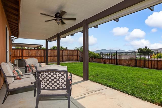 10252 Casa Ct, Santee CA: https://media.crmls.org/mediaz/3aba0e2e-57c8-48ac-a9c2-6d1d2654ae3d.jpg