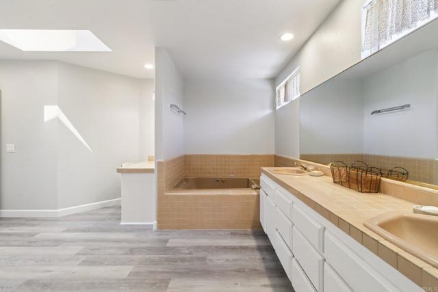 9704 Indian Creek Way, Escondido CA: https://media.crmls.org/mediaz/3abaf537-f367-4d46-a49b-2e1340cd7f42.jpg