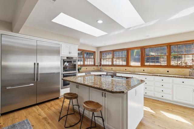 16035 Oak Glen Avenue, Morgan Hill CA: https://media.crmls.org/mediaz/3abafb28-d1be-4a47-9710-eaf06f833685.jpg