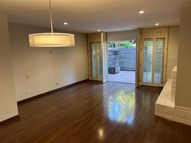 940 Peninsula Avenue, San Mateo CA: https://media.crmls.org/mediaz/3abbf55c-0b76-4142-8e3b-2e15eb5d7a91.jpg