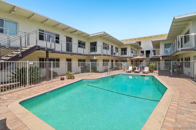 519 Stratford Ct, Del Mar CA: https://media.crmls.org/mediaz/3abc7581-d726-4033-8c39-0ab0a0f84084.jpg