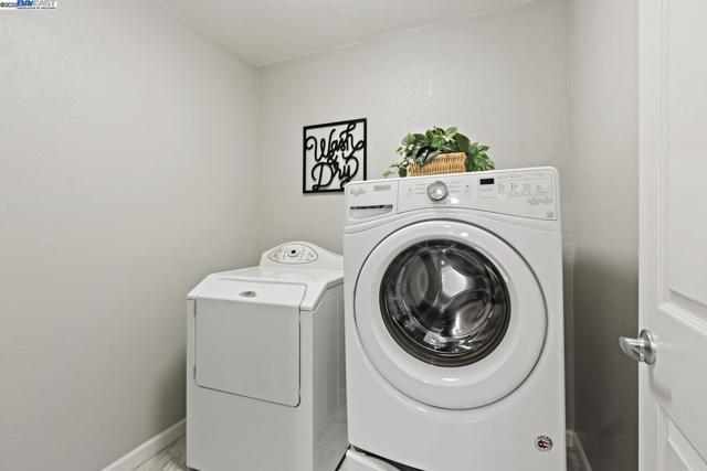 633 N P St, Livermore CA: https://media.crmls.org/mediaz/3abcb56b-91a1-4d47-8cfd-7fbf9a5f789c.jpg