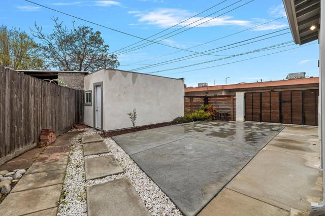 207 E San Luis Street, Salinas CA: https://media.crmls.org/mediaz/3abd692c-0169-49fa-aa26-100547aea984.jpg