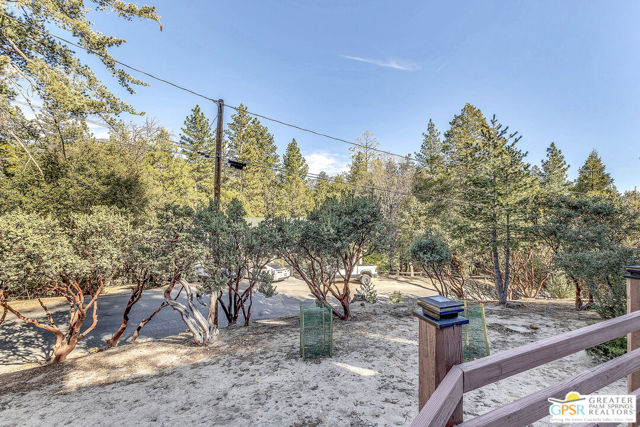 25181 Gail Drive, Idyllwild CA: https://media.crmls.org/mediaz/3abda948-5b31-48f3-a6d0-be68b20feed9.jpg