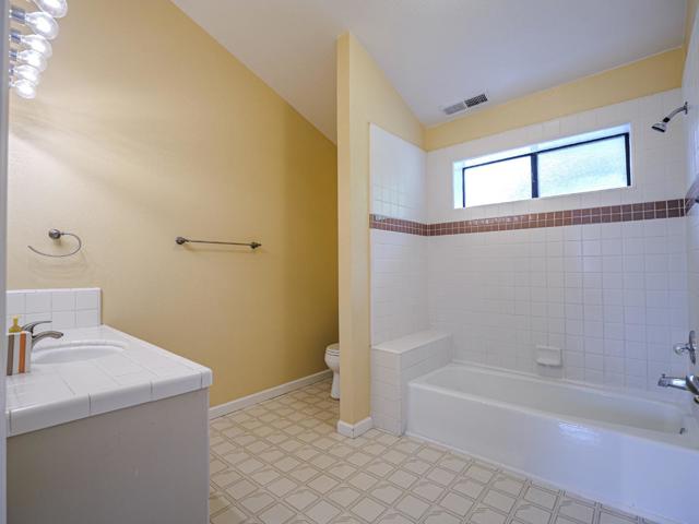 3040 Pacific Heights Drive, Aptos CA: https://media.crmls.org/mediaz/3abde2e3-9c6b-4ddf-b621-45434fabe46e.jpg