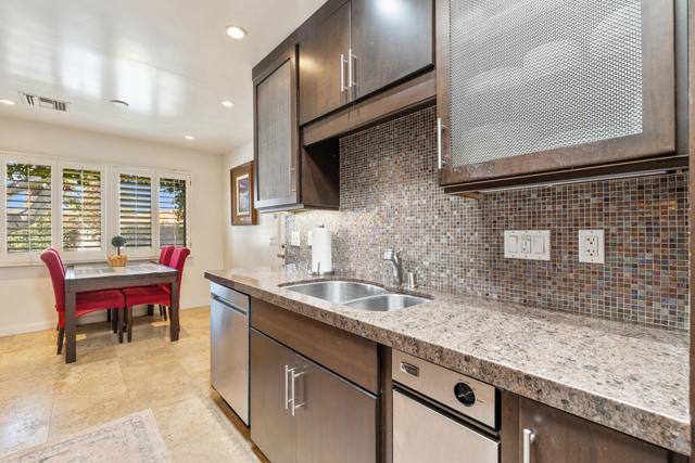 74903 Chateau Circle, Indian Wells CA: https://media.crmls.org/mediaz/3abe7a7c-0e5b-4e28-818c-9ccef8b38d12.jpg