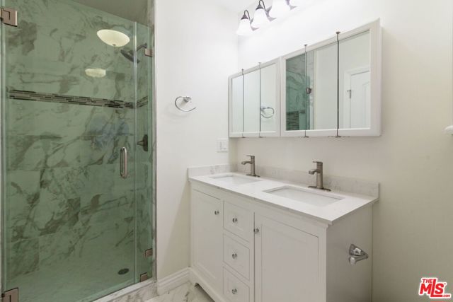 8646 Corbin Avenue, Northridge CA: https://media.crmls.org/mediaz/3abf230e-f92c-43cf-9639-908759f23952.jpg