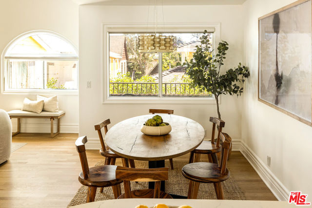 911 7th Street, Santa Monica CA: https://media.crmls.org/mediaz/3abfd278-4961-4192-b258-3dca35f4bf6e.jpg