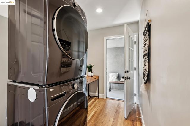 4015 Rhoda Ave, Oakland CA: https://media.crmls.org/mediaz/3ac03f34-cca5-45f3-a548-62a08d212370.jpg