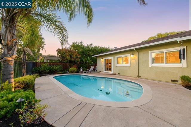 9461 Thunderbird Pl, San Ramon CA: https://media.crmls.org/mediaz/3ac055c6-3e58-4a42-93b6-cf2e2e6b8d4c.jpg