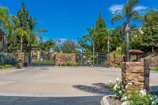 1338 Caminito Fabrizio, Chula Vista CA: https://media.crmls.org/mediaz/3ac100c6-518c-4f82-92ef-d3b43f6d9cc3.jpg