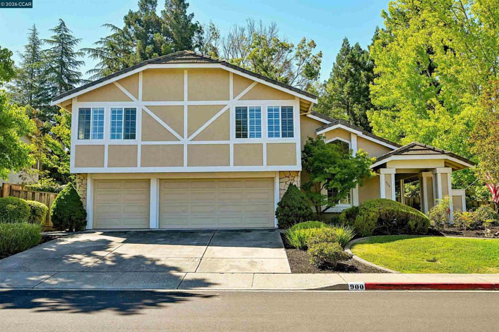 900 Woodland Dr