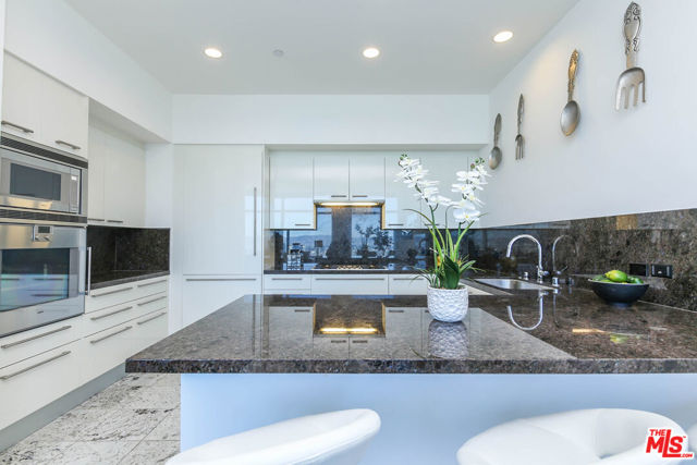 900 W OLYMPIC Boulevard, Los Angeles CA: https://media.crmls.org/mediaz/3ac27e1d-ced8-465d-8d20-e7934d88eb70.jpg