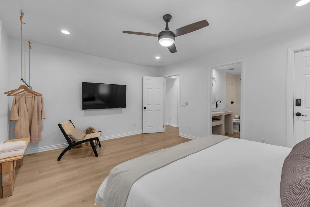 MLS #219138688DA image #14