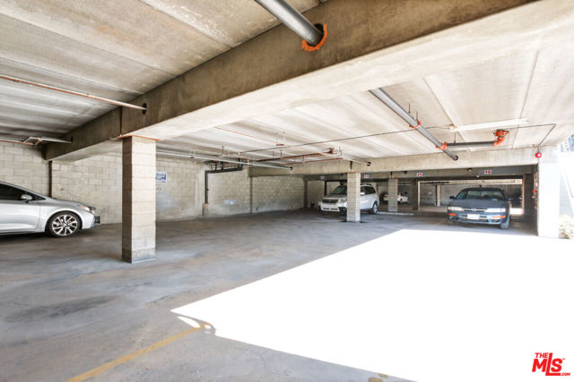 14110 Yukon Avenue, Hawthorne CA: https://media.crmls.org/mediaz/3ac47834-20f5-4652-98ac-2014b08fd87f.jpg