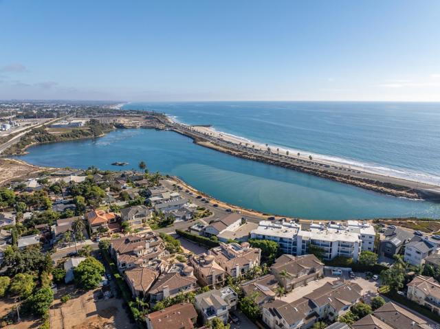 238 Date Ave, Carlsbad CA: https://media.crmls.org/mediaz/3ac48804-edbb-44be-85e6-2ee537a58270.jpg