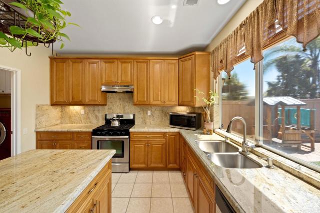 1396 Carneros Valley Street, Chula Vista CA: https://media.crmls.org/mediaz/3ac4ce7c-c7c9-4c5c-a815-bb734af4f978.jpg
