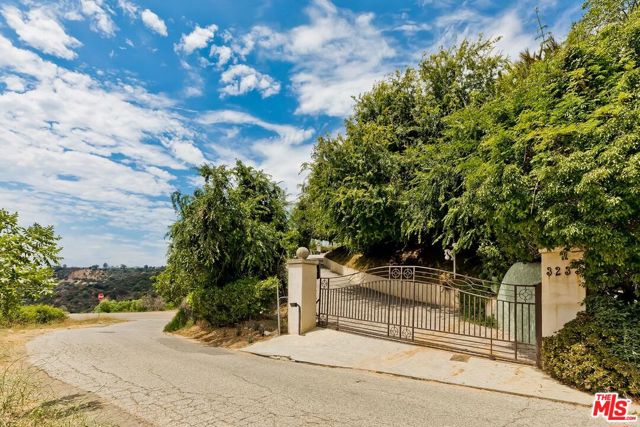 3233 Wonder View Dr, Los Angeles, CA 90068