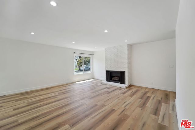 1133 22nd Street, Santa Monica CA: https://media.crmls.org/mediaz/3ac51c80-f317-4ea2-9824-d3aa143d7ec5.jpg