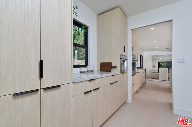 15431 Milbank Street, Encino CA: https://media.crmls.org/mediaz/3ac53ad9-f138-4f1d-9123-fac3dff5890e.jpg